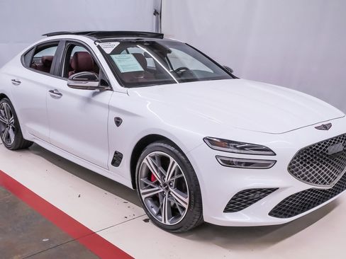 Certified 2025 Genesis G70 2.5T w/ Sport Prestige Package image 5