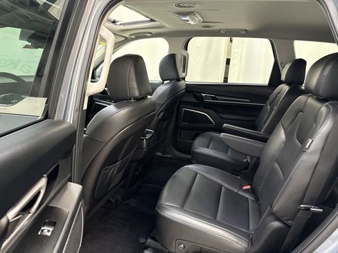 Certified 2025 Kia Telluride S FWD image 4