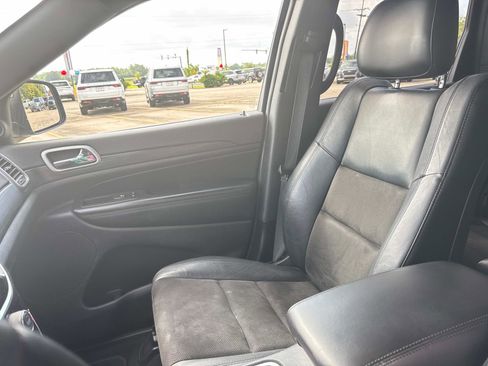 Used 2021 Jeep Grand Cherokee Laredo X image 15