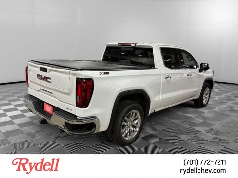 Used 2021 GMC Sierra 1500 SLT image 3
