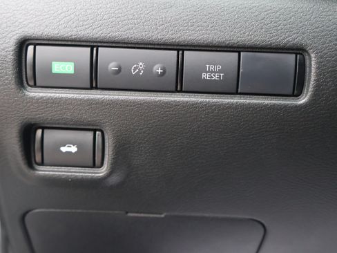Used 2023 Nissan Sentra SR w/ Electronics Package FWD image 35