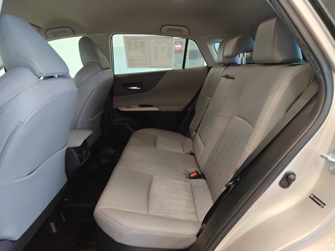Used 2021 Toyota Venza XLE w/ Carpet Mat Package (TMS) AWD/4WD image 13
