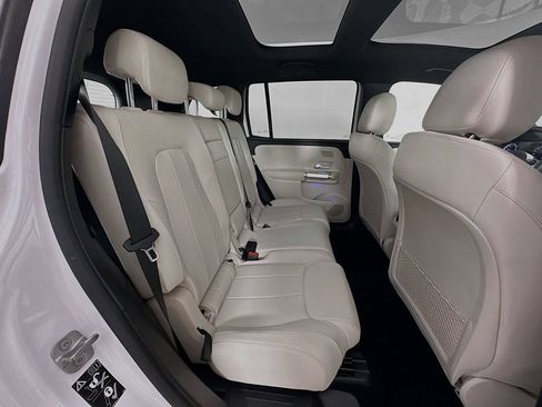 Used 2026 Mercedes-Benz GLB 250 image 27