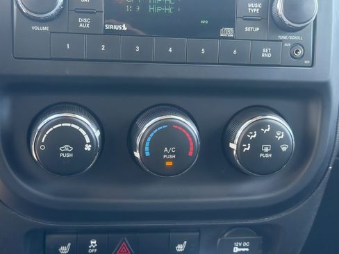 Used 2015 Jeep Compass Sport w/ Power Value Group image 22