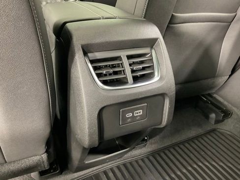 Used 2024 Chevrolet Blazer LT FWD image 24