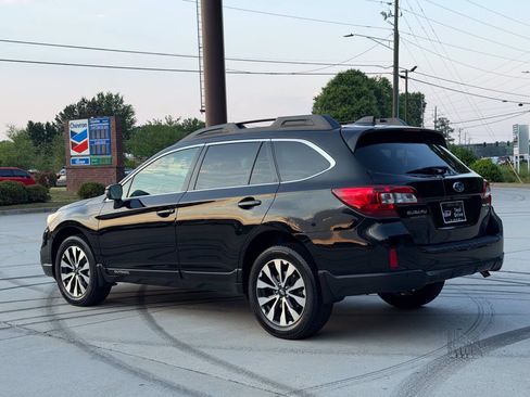Used 2017 Subaru Outback 3.6R Limited AWD/4WD image 25