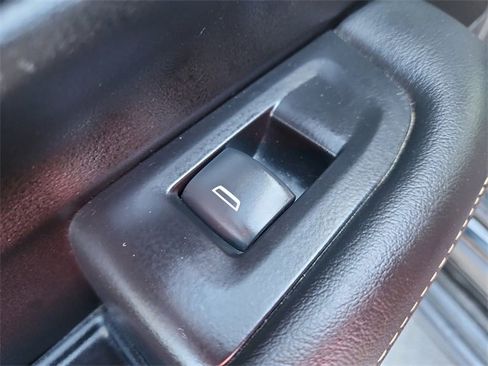 Certified 2024 GMC Yukon SLT w/ SLT Luxury Package image 12