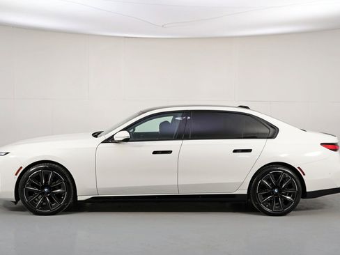 Used 2023 BMW i7 xDrive60 w/ Executive Package 2 AWD/4WD image 62