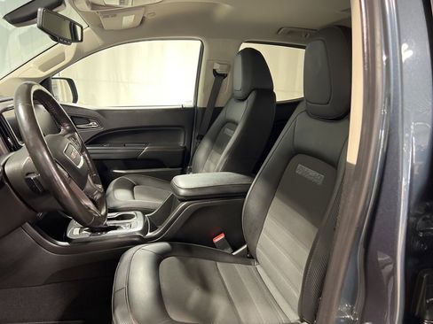 Used 2019 GMC Canyon All Terrain w/ Trailering Package image 5