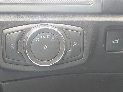 Used 2017 Ford Fusion SE FWD image 22