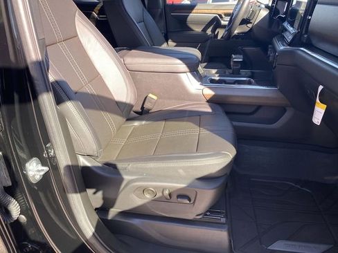 Certified 2025 Chevrolet Silverado 1500 High Country image 36