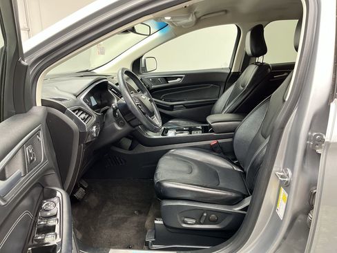 Used 2020 Ford Edge Titanium w/ Cargo Accessory Package AWD/4WD image 3
