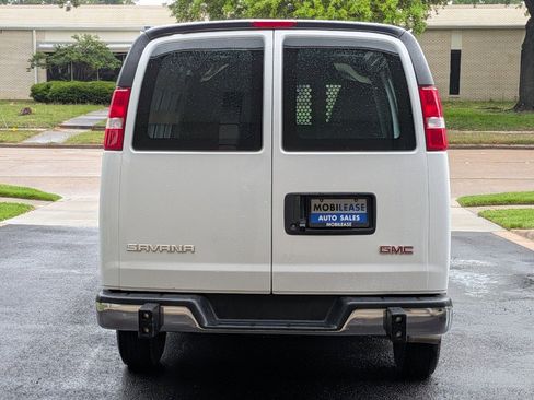 Used 2024 GMC Savana 2500 w/ Driver Convenience Package image 6