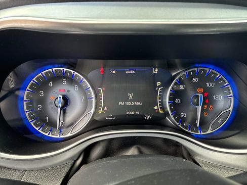 Used 2026 Chrysler Pacifica Limited FWD image 15