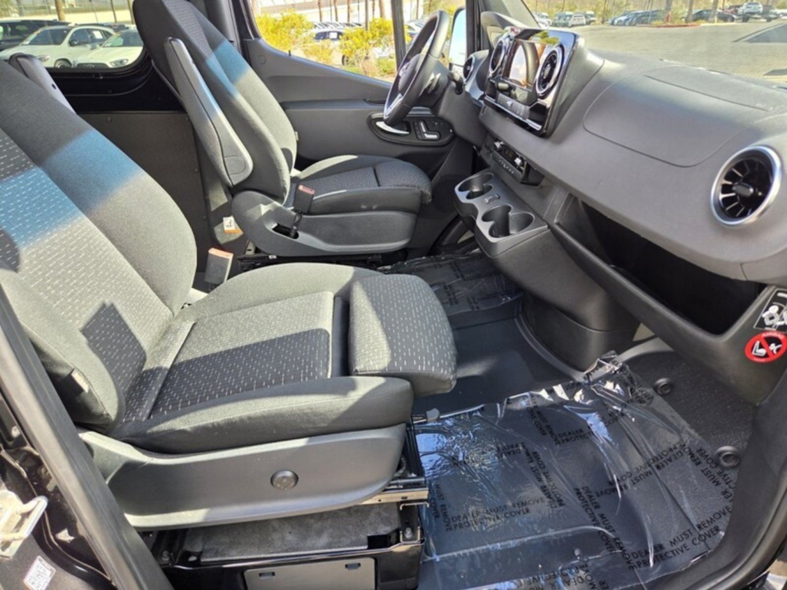 Used 2024 Mercedes-Benz Sprinter 2500 image 21