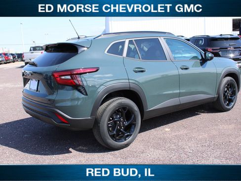 New 2026 Chevrolet Trax LT w/ Driver Confidence Package FWD image 5