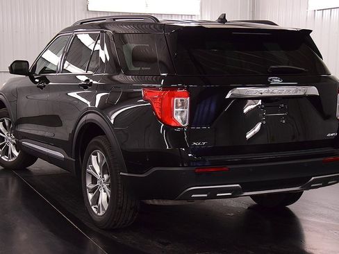 Used 2023 Ford Explorer XLT w/ Equipment Group 202A image 5