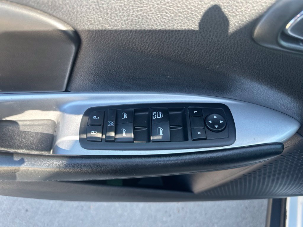 Used 2016 Dodge Journey SE w/ Flexible Seating Group FWD image 17