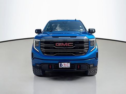 Used 2023 GMC Sierra 1500 AT4 w/ AT4 Premium Package AWD/4WD image 2