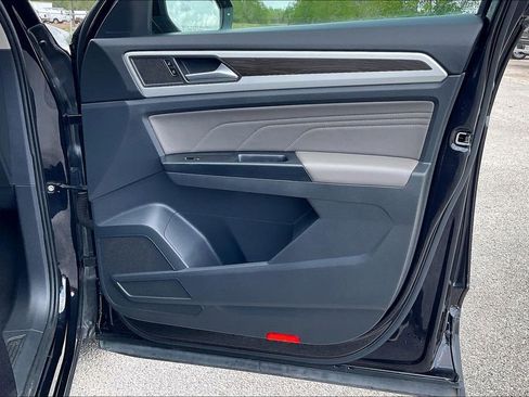 Used 2021 Volkswagen Atlas SE image 28