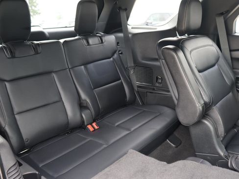 Used 2020 Ford Explorer XLT w/ Equipment Group 202A image 23