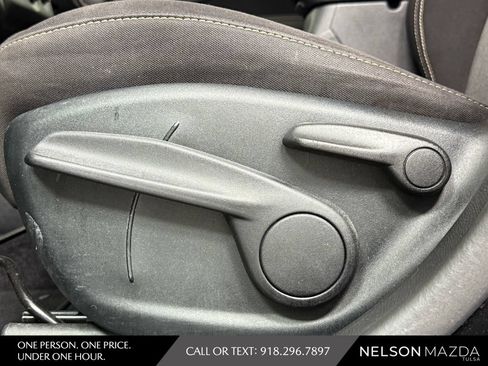 Used 2017 Jeep Cherokee Sport FWD image 15