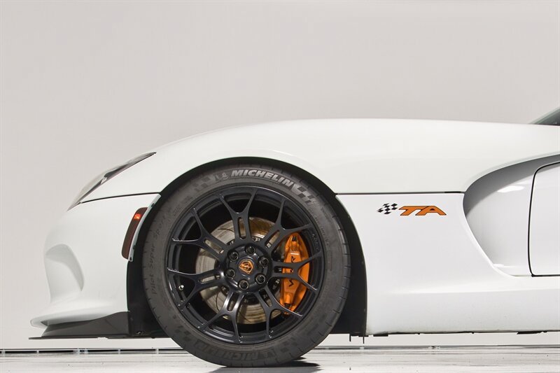 Used 2014 SRT Viper SRT-10 RWD image 6