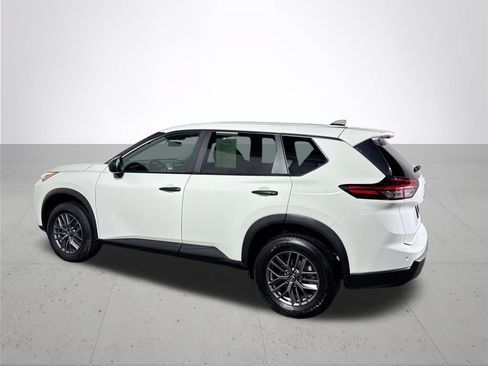 Used 2024 Nissan Rogue S AWD/4WD image 8