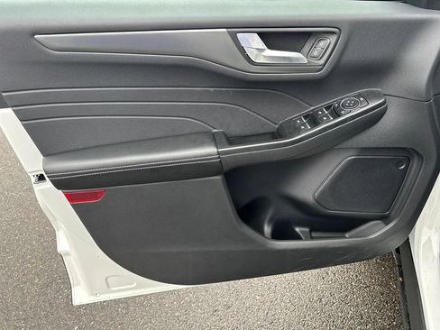 Used 2025 Ford Escape Base w/ Class II Trailer Tow Package image 16