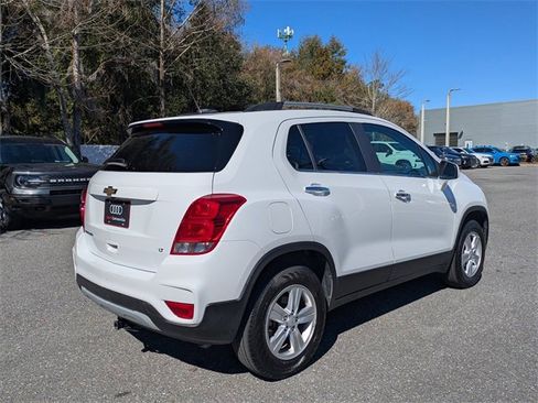 Used 2019 Chevrolet Trax LT w/ LT Convenience Package image 2