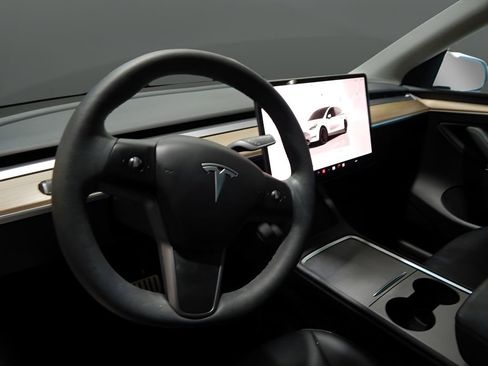 Used 2023 Tesla Model Y Long Range AWD/4WD image 15
