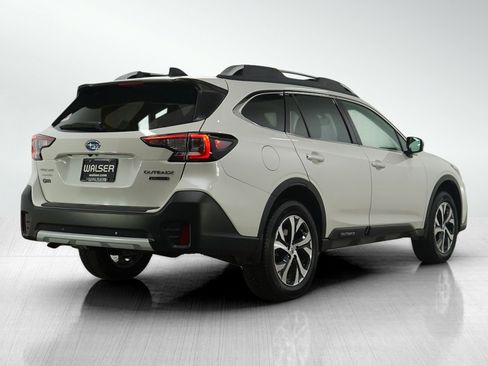 Used 2022 Subaru Outback Touring image 5