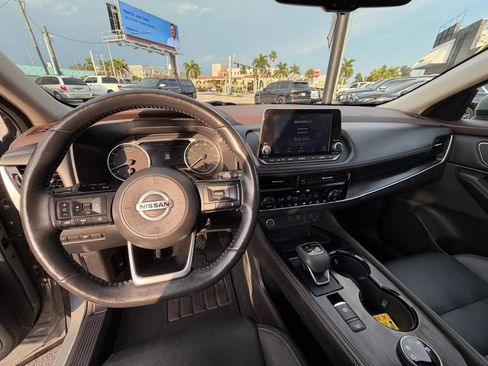 Used 2021 Nissan Rogue SL AWD/4WD image 13