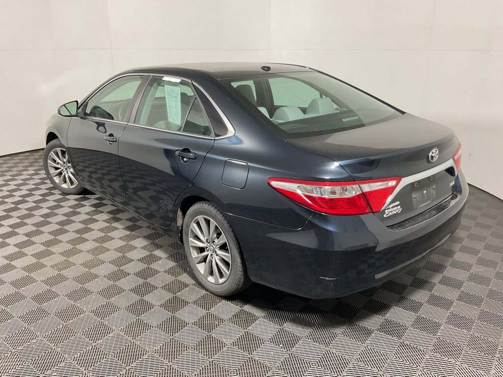Used 2017 Toyota Camry XLE w/ Convenience Package FWD image 11