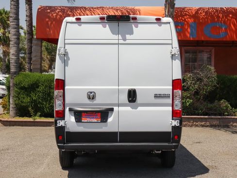 Used 2025 RAM ProMaster 2500 w/ Convenience Group FWD image 7