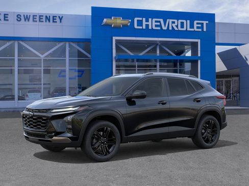 New 2026 Chevrolet Trax ACTIV w/ Sunroof Package FWD image 2