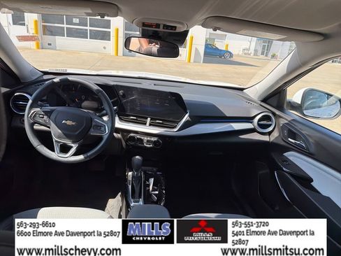 Used 2025 Chevrolet Trax LT w/ Driver Confidence Package FWD image 21