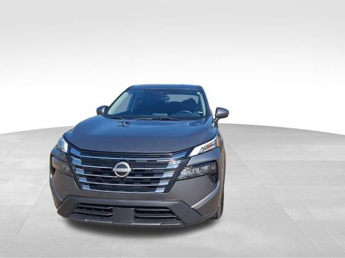 Used 2024 Nissan Rogue SV image 5