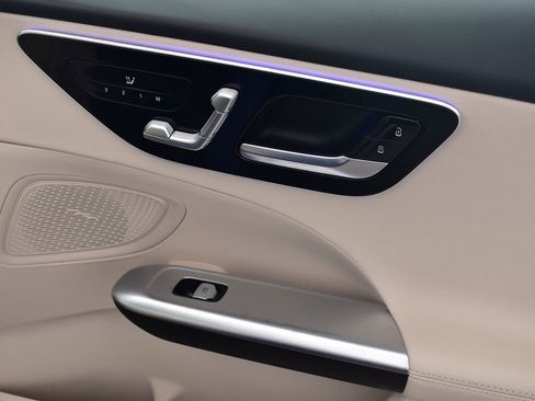 Certified 2025 Mercedes-Benz C 300 4MATIC Sedan image 37