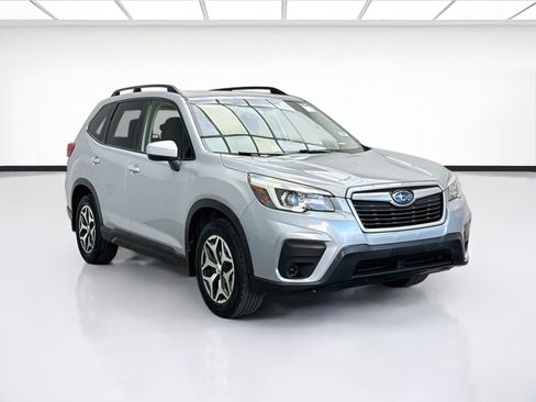 Used 2020 Subaru Forester Premium AWD/4WD image 3
