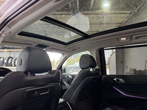 Used 2021 BMW X7 xDrive40i w/ Premium Package AWD/4WD image 25