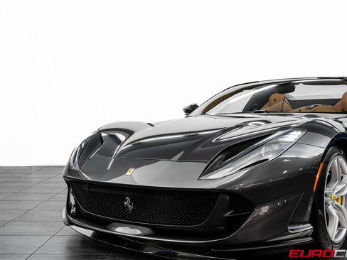 Used 2022 Ferrari 812 GTS image 15