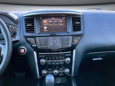 Used 2020 Nissan Pathfinder S image 9