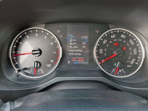 Used 2019 Toyota RAV4 LE image 20