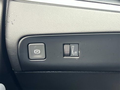 Certified 2023 Buick Enclave Essence image 25