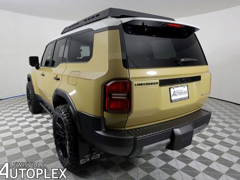 Used 2024 Toyota Land Cruiser image 9