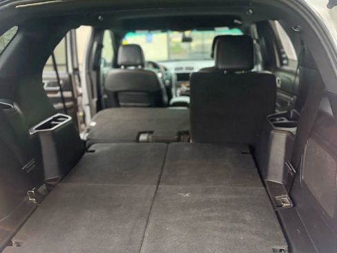 Used 2016 Ford Explorer Limited image 32