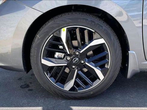 New 2025 Nissan Versa SR image 9