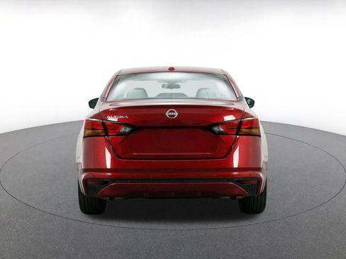 Used 2025 Nissan Altima 2.5 SV FWD image 8