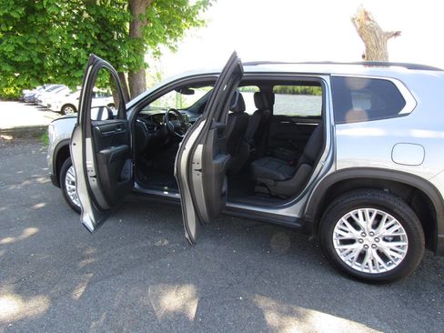 Used 2025 GMC Acadia Elevation w/ Elevation Premium Package AWD/4WD image 23